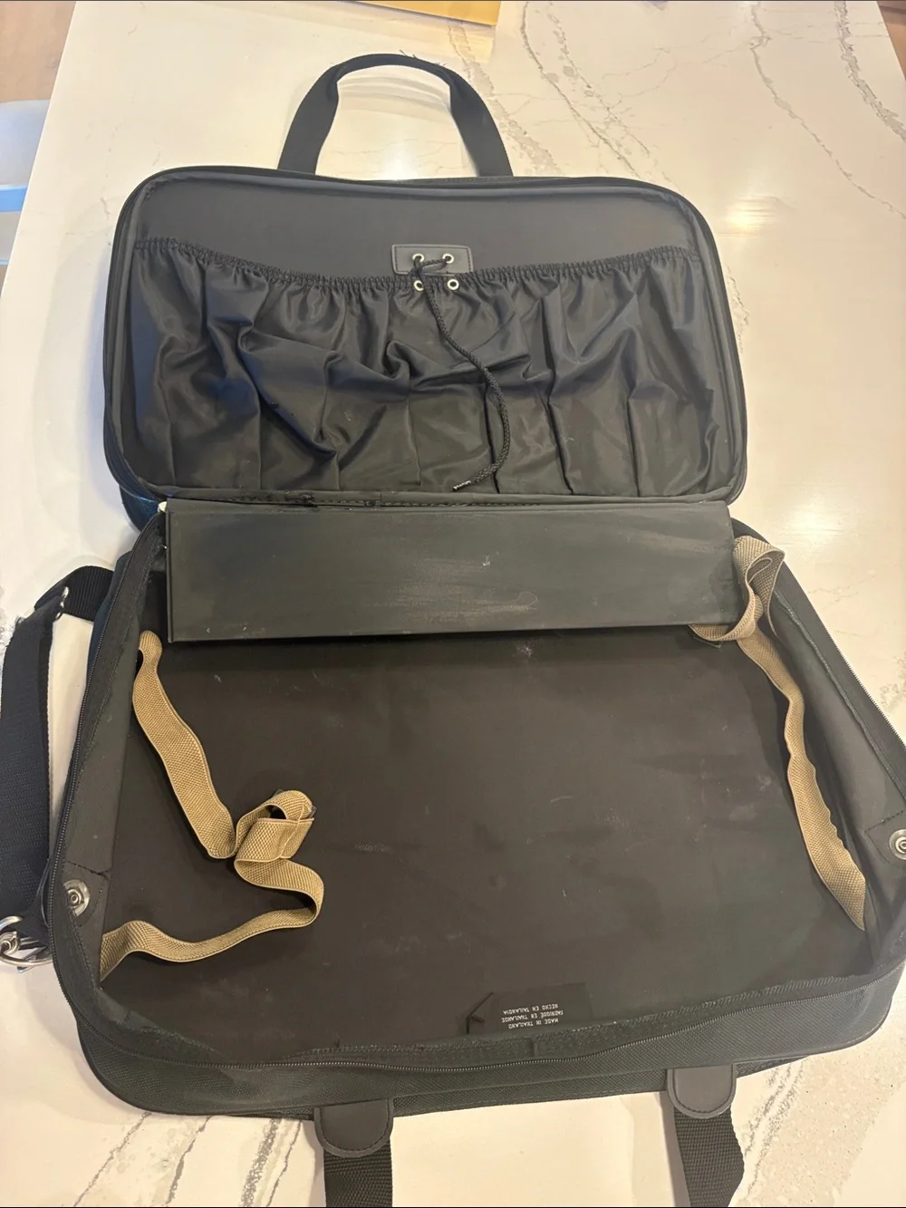 Samsonite dark green carry on Briefcase with Adjustable Strap 20 by 13 by